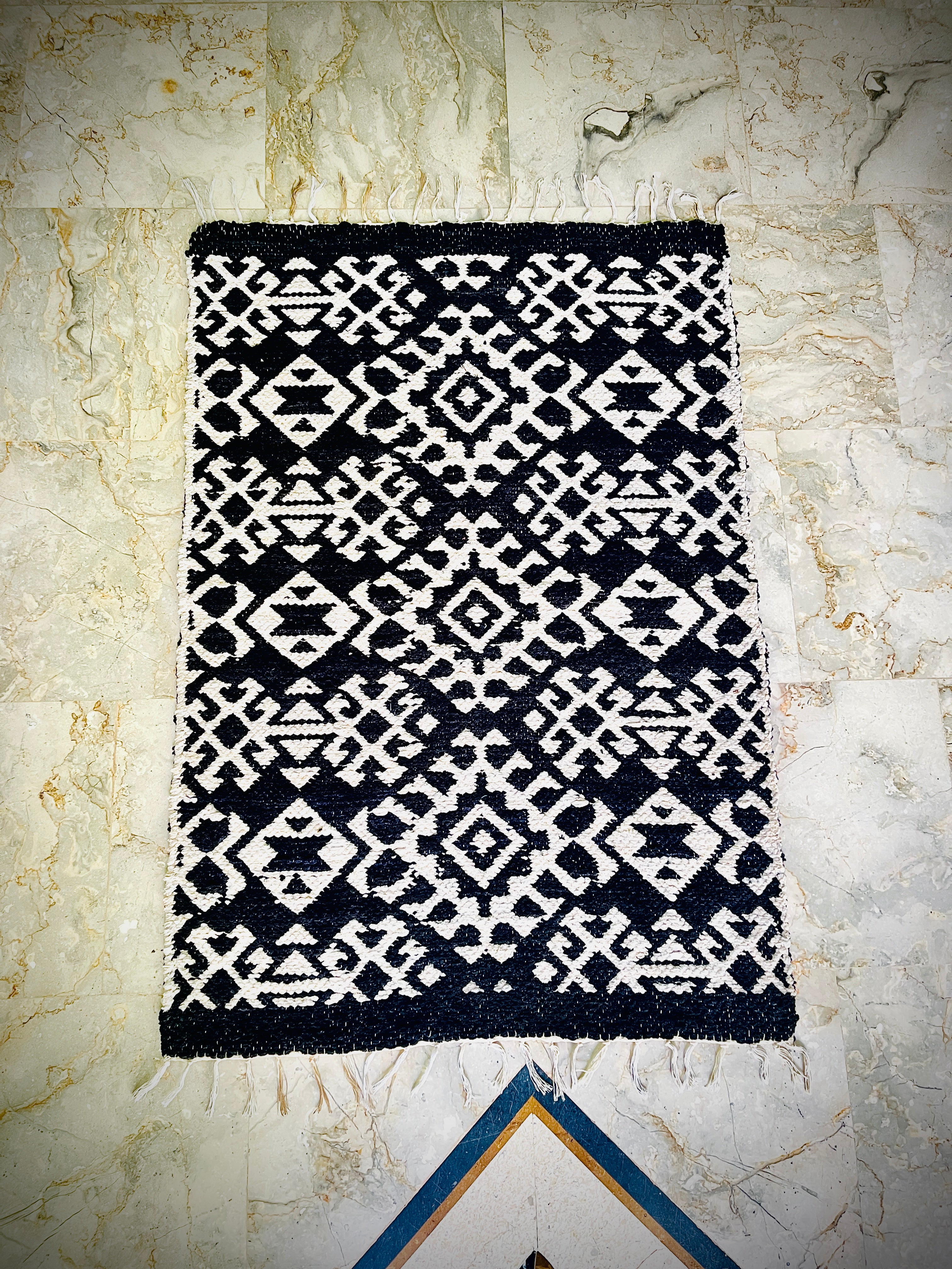 Timeless Jacquard Tradition