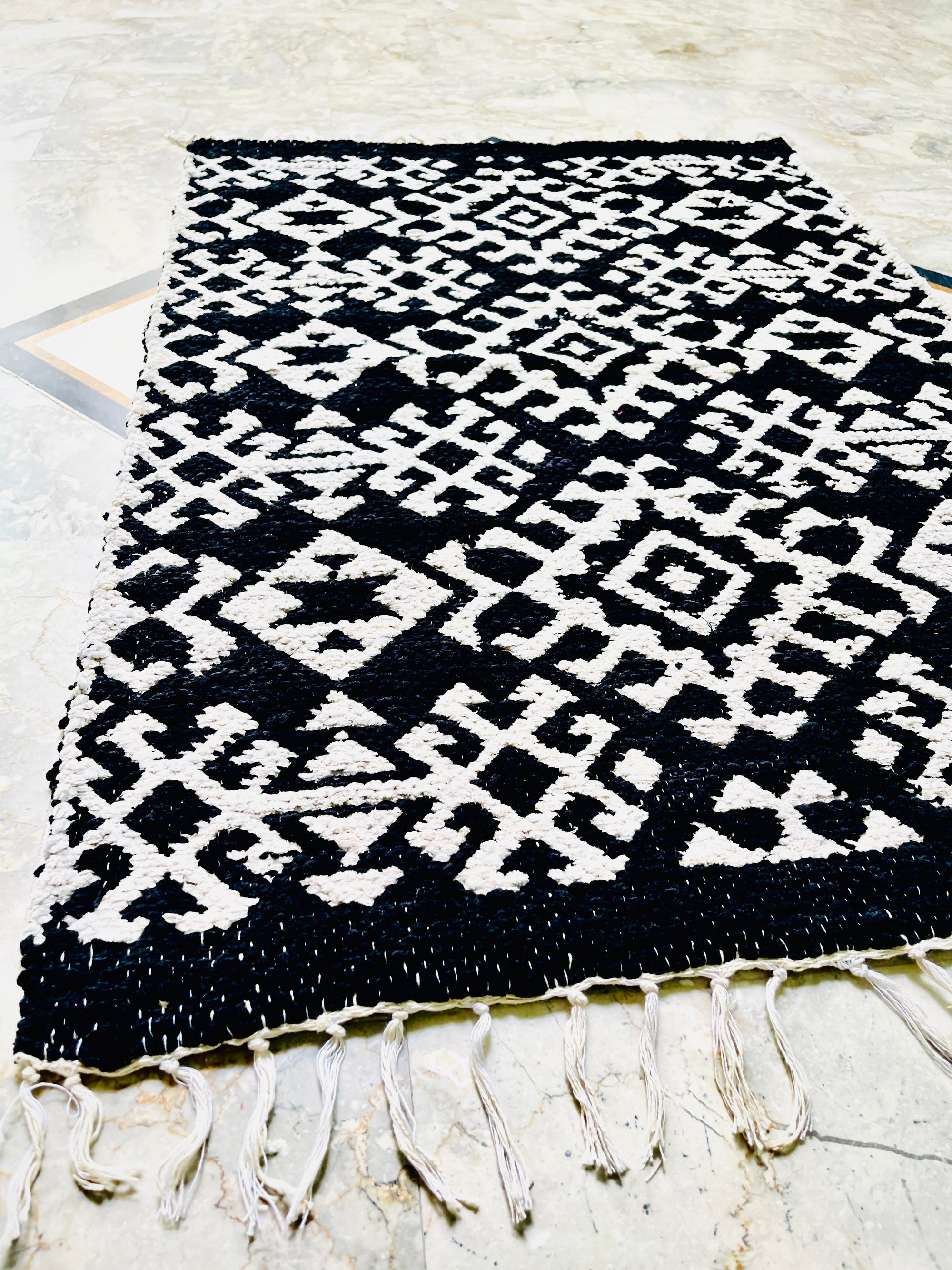 Timeless Jacquard Tradition